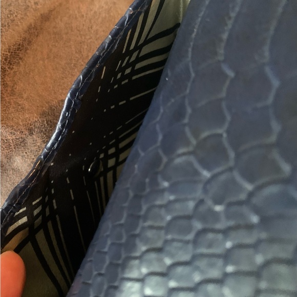 London Fog Wallet - Picture 4 of 13